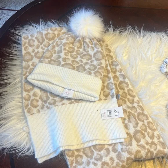 LOFT | Accessories | Nwt Loft Scarf And Hat Set | Poshmark display picture 2